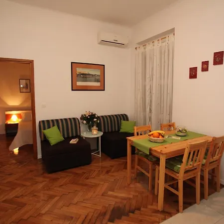 Vincent Apt. In Old Town Centre דירה זאדאר