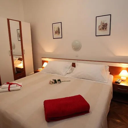 Vincent Apt. In Old Town Centre זאדאר