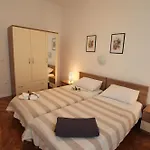 Apartment Vincent Apt. In Old Town Centre