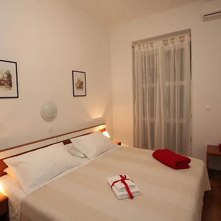 Vincent Apt. In Old Town Centre Apartment *