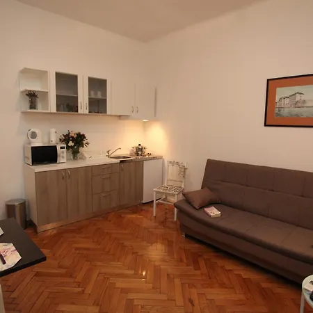 Vincent Apt. In Old Town Centre *