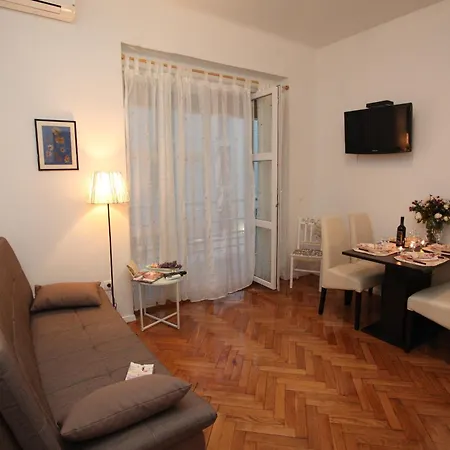 Vincent Apt. In Old Town Centre