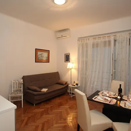 Vincent Apt. In Old Town Centre *